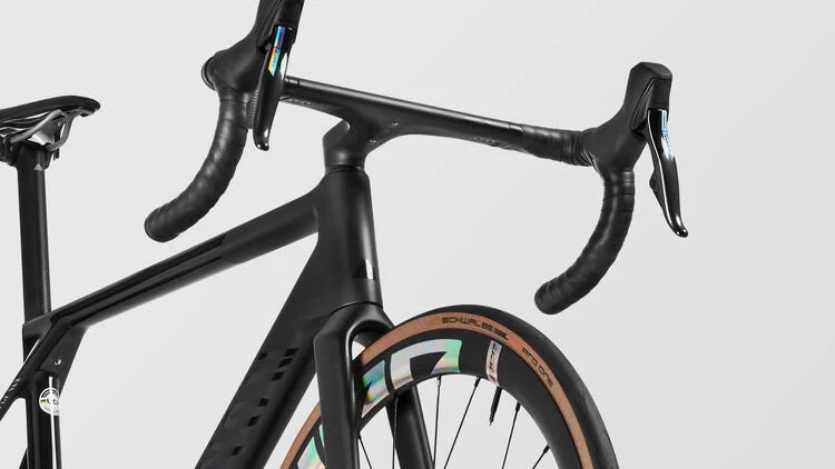 Ultimate CF SLX 8 Force AXS