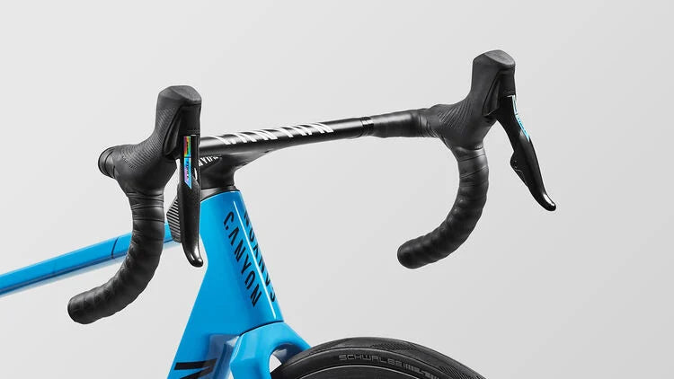 Ultimate CF SL 8 AXS Movistar