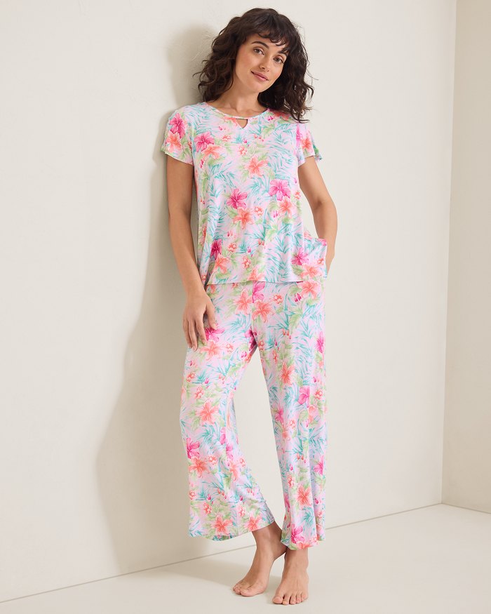 Jersey Short-Sleeve Top & Cropped Pants Pajama Set